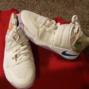Women Nike Tennis shoes